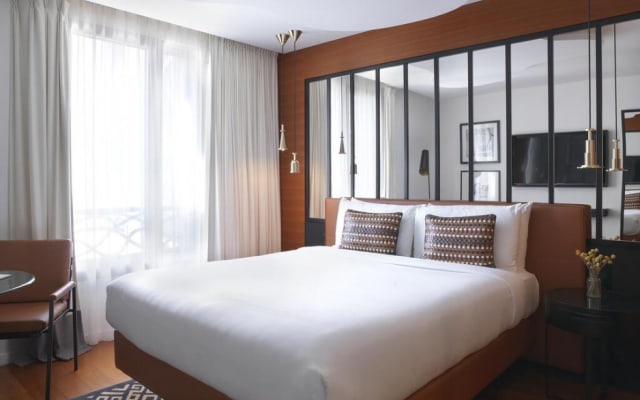 Renaissance Paris République Hotel