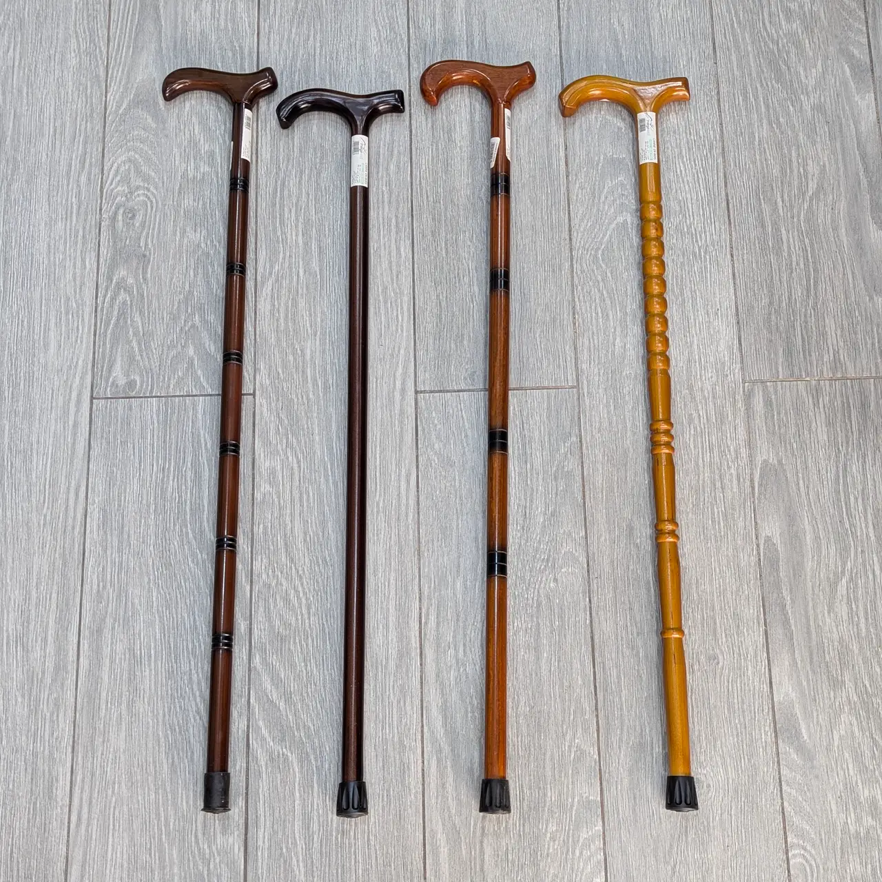 Canne de Marche Classique en Bois – Élégance et Stabilité au Quotidien