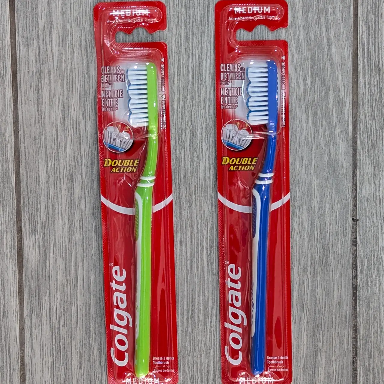 Colgate – Brosse à Dents Double Action Medium (1 pcs)
