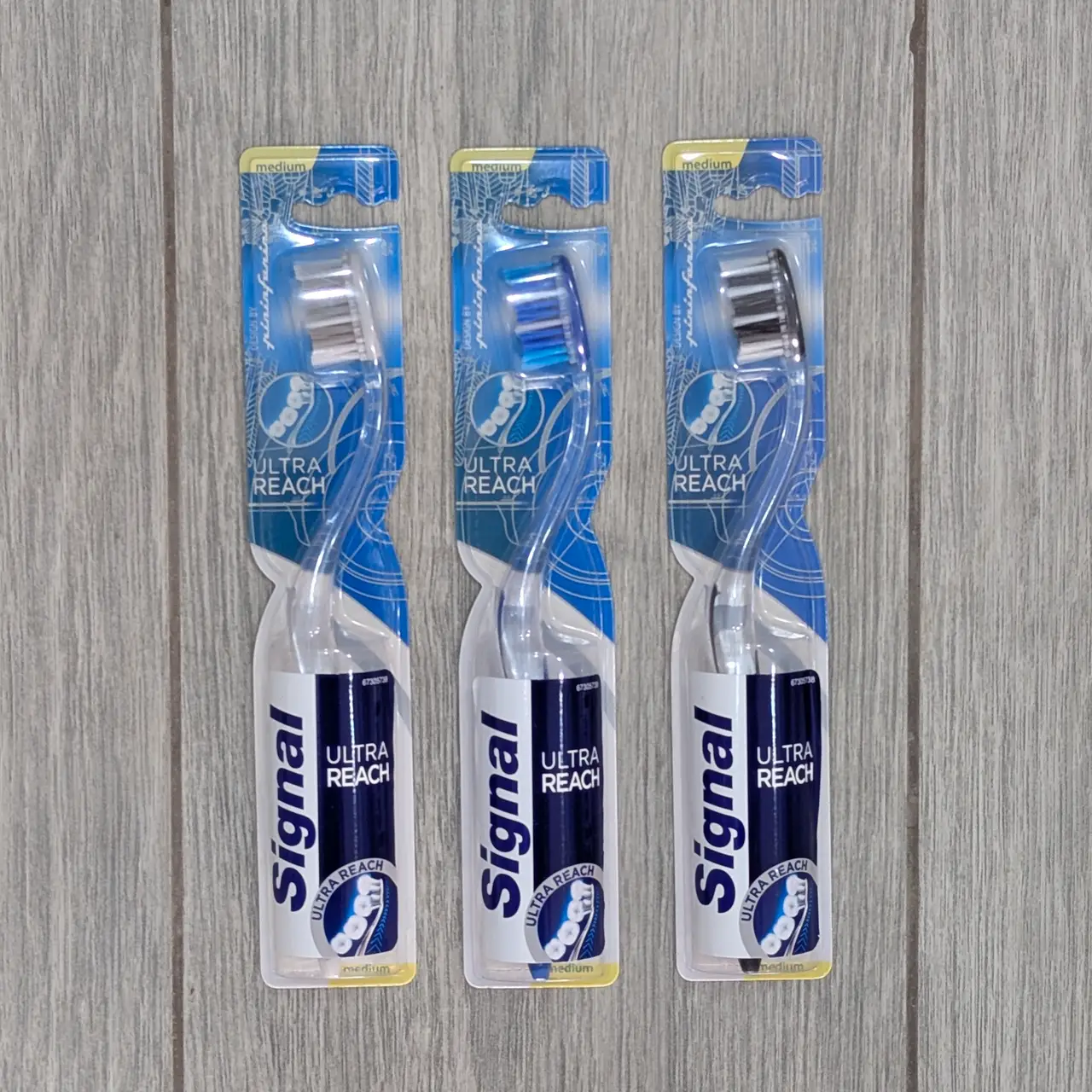 Signal – Brosse à Dents Ultra Reach Medium ( 1pcs )