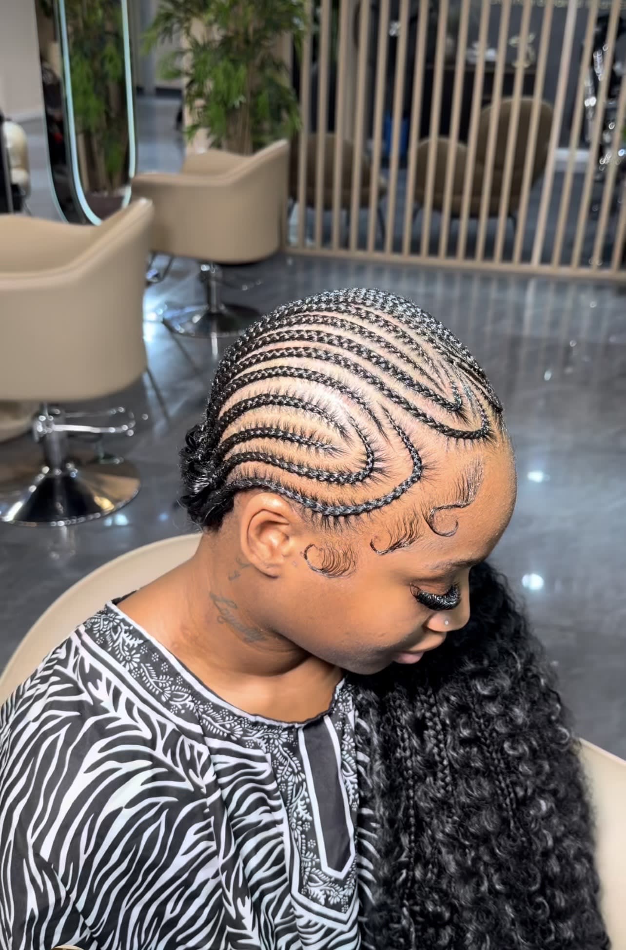 Polaris Beauty Lounge - Unisex Salon in Accra image 3