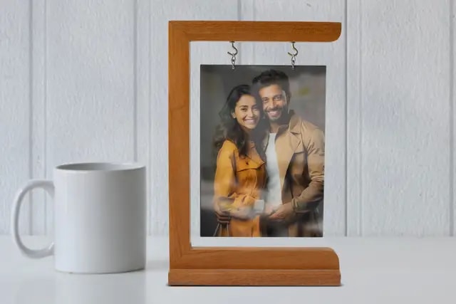 Photo Pendant Wooden Stand 2