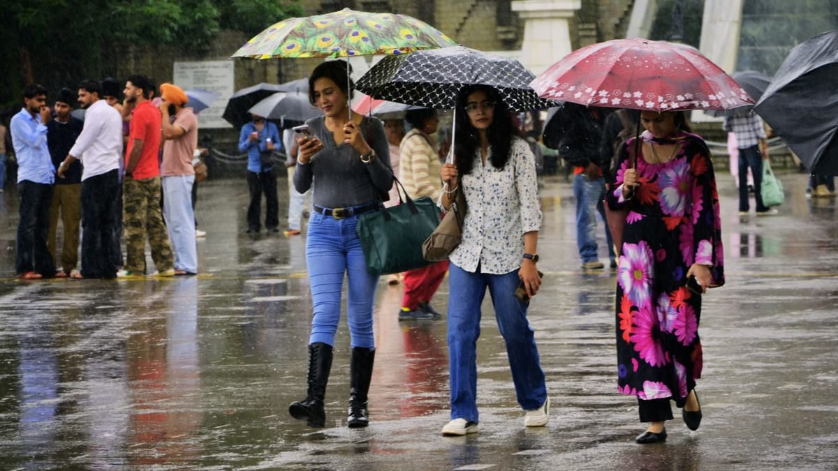 हिमाचल में भारी बारिश का अलर्ट: 27 जुलाई तक भूस्खलन-बाढ़ का खतरा (Himachal Weather Alert)