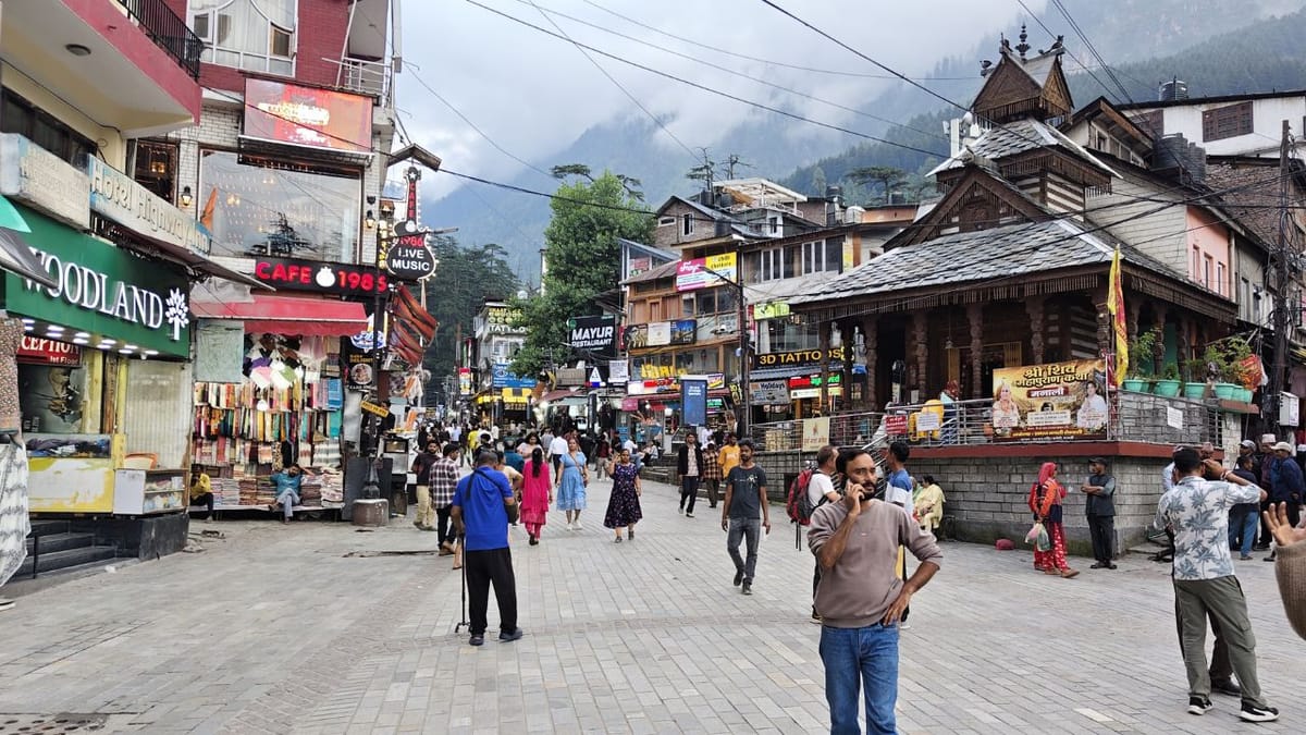 मनाली टूरिज्म (Manali Tourism): मानसून की भारी बारिश से खाली हुए होटल, अब सितंबर और विंटर सीजन से ही उम्मीद