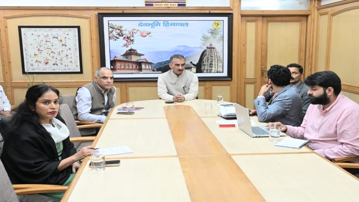 हिमाचल: नई स्वास्थ्य बीमा नीति (New Health Insurance Policy) से 10 लाख परिवार होंगे लाभान्वित, दो माह में होगी लागू
