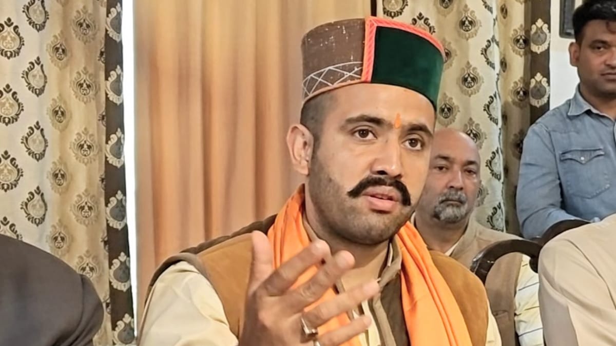 हिमाचल में ईंधन मूल्य (Fuel Price) पर सियासी घमासान: कंगना रनौत बनाम विक्रमादित्य सिंह