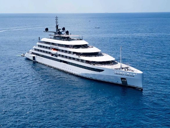 Emerald Sakara at Amalfi Coast