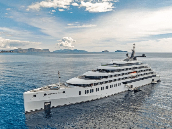 Emerald Yacht