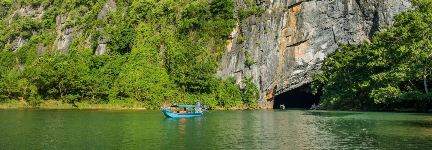 Boat trip to the caves in Phong Nga-Ke Bang