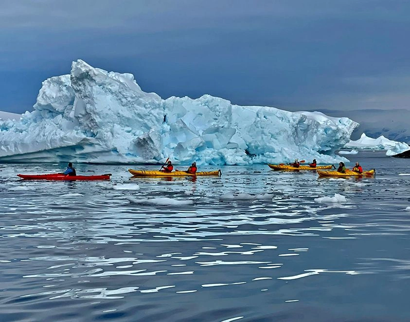Enterprise_Island_Kayak_Antarctica 