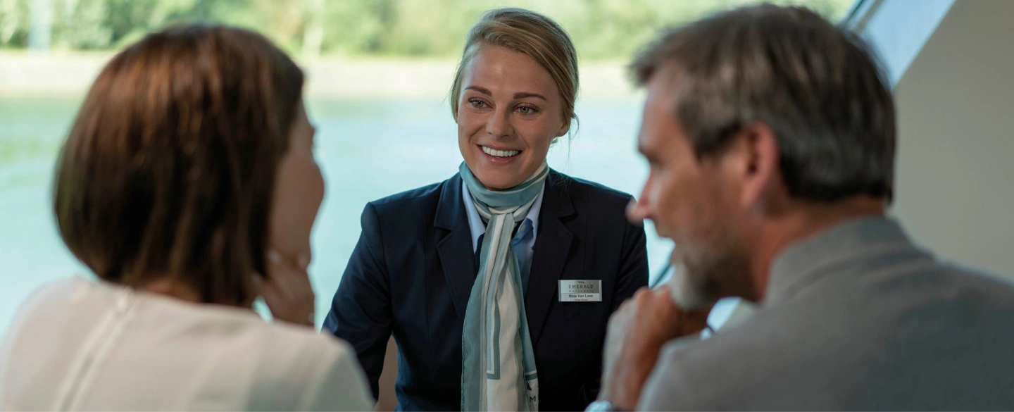 Two guests and cruiste director