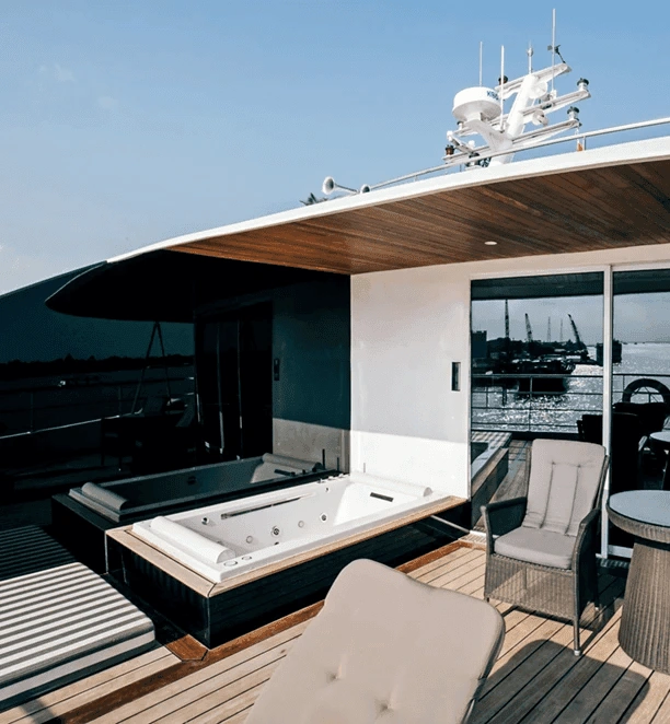 Scenic Spirit royal panorama jacuzzi