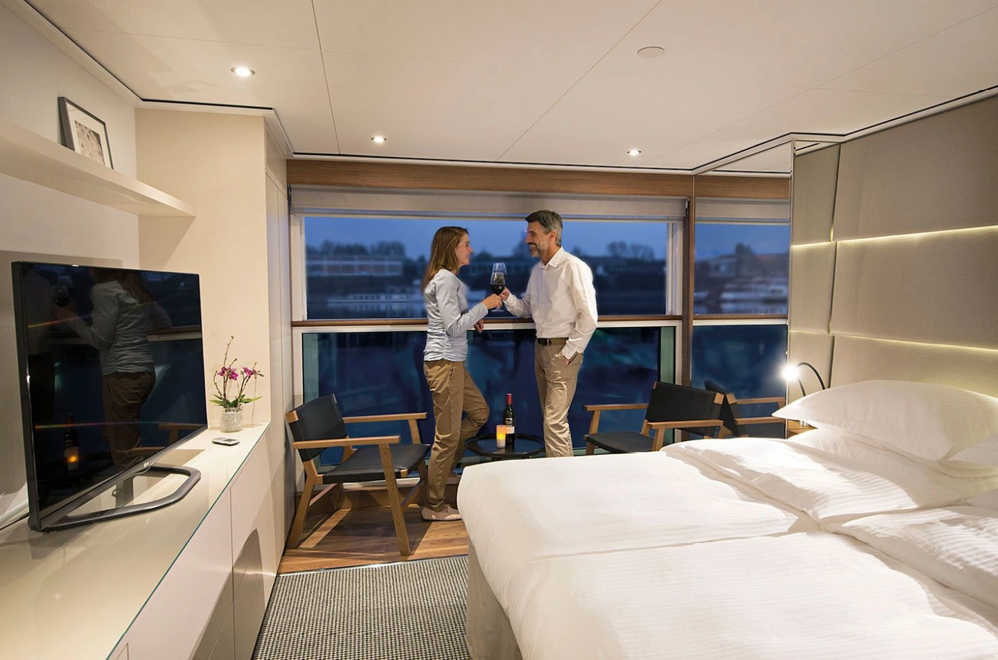 Couple panorama balcony suite