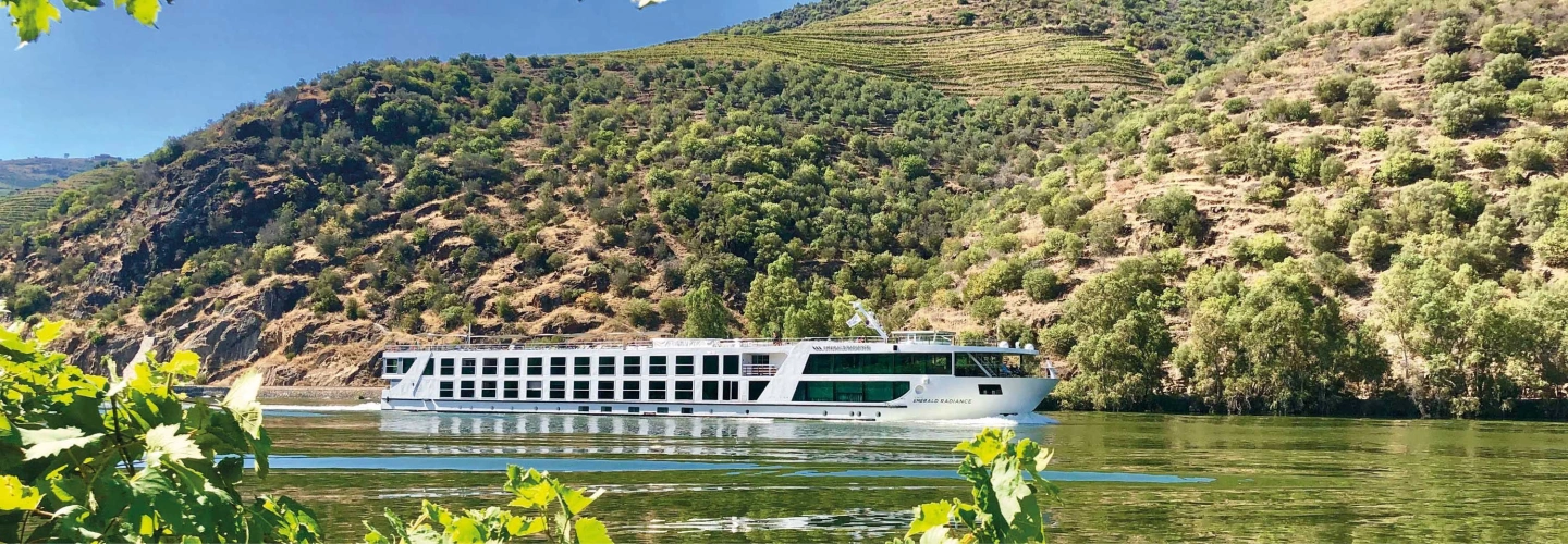 Emerald Radiance Douro