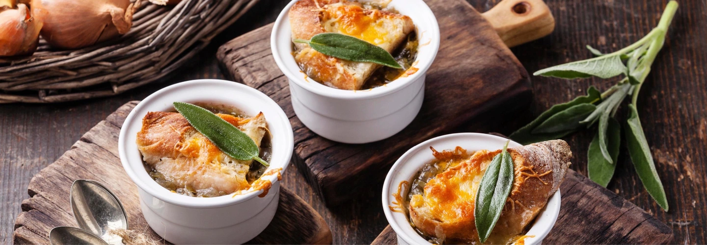 Onion soup with dried bread