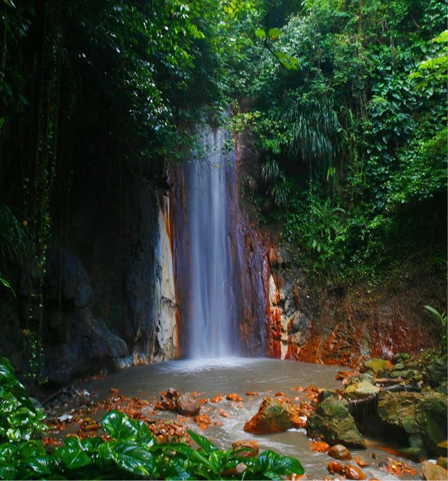 Diamond Waterfall Soufrière