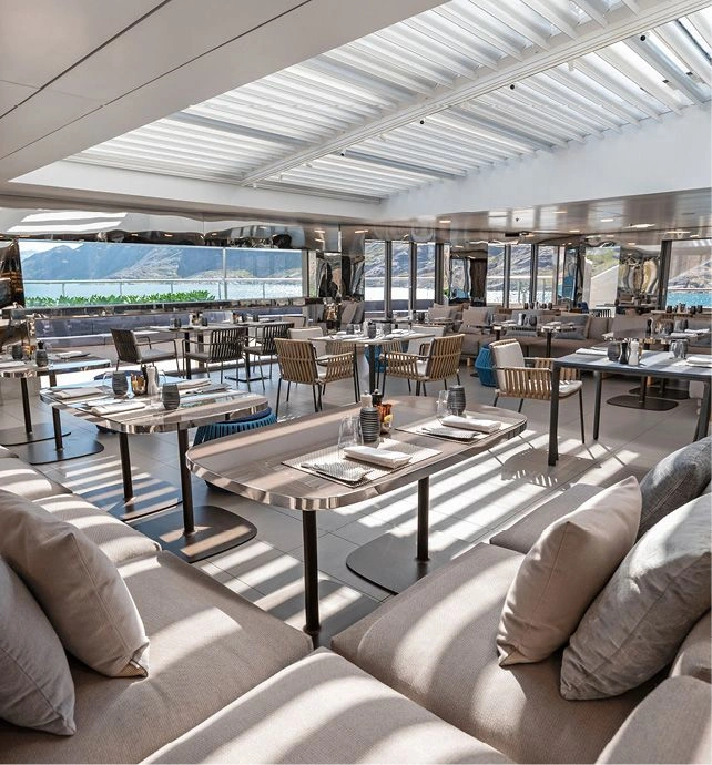 Yacht Club on board an ultra-luxury discovery yacht
