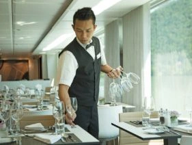 Restaurant Waiter