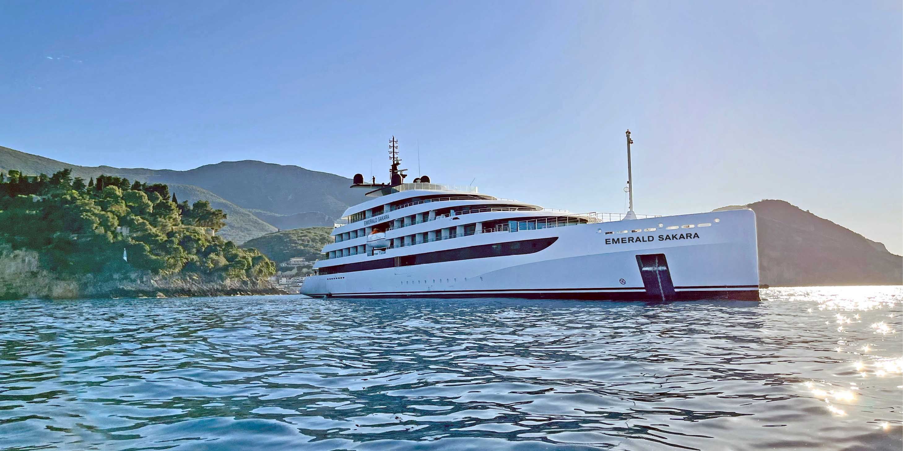 Navio Emerald Sakara da Emerald Yacht Cruises