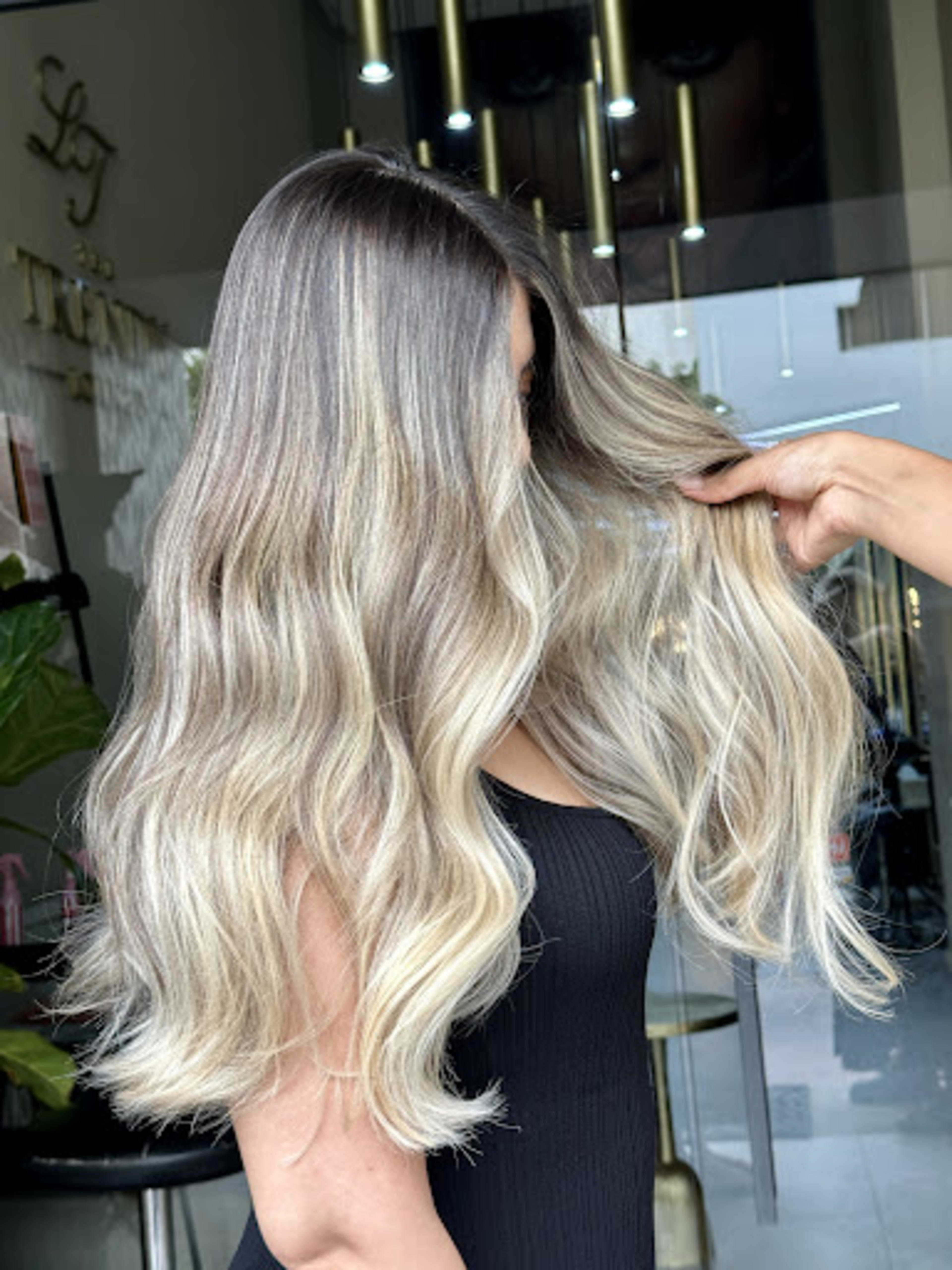 The Trendy Lounge - Salon de Coiffure, Beauté & Bien-être - Anfa racine - Casablanca - logo