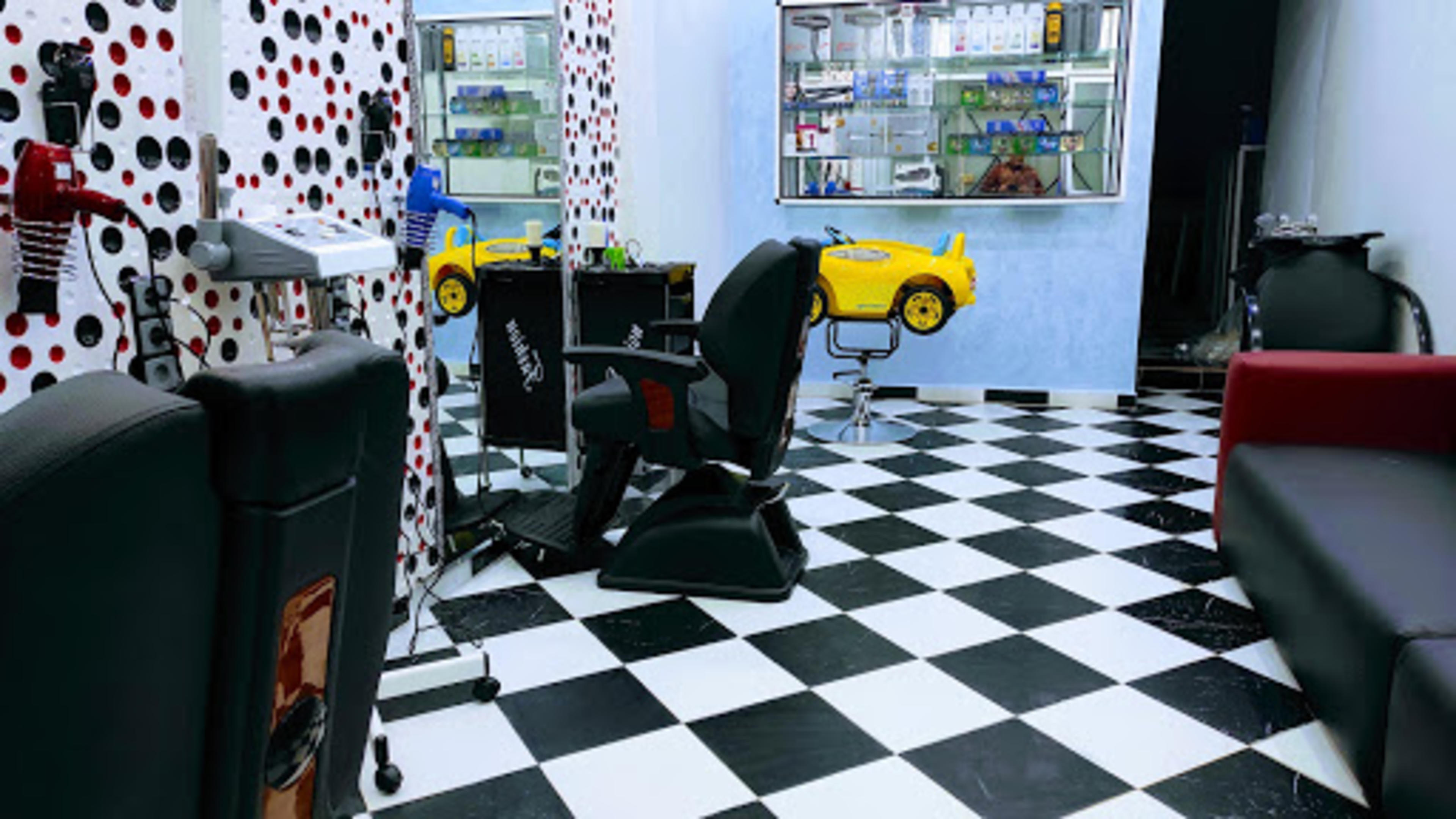 Barber Hakim 44 - logo