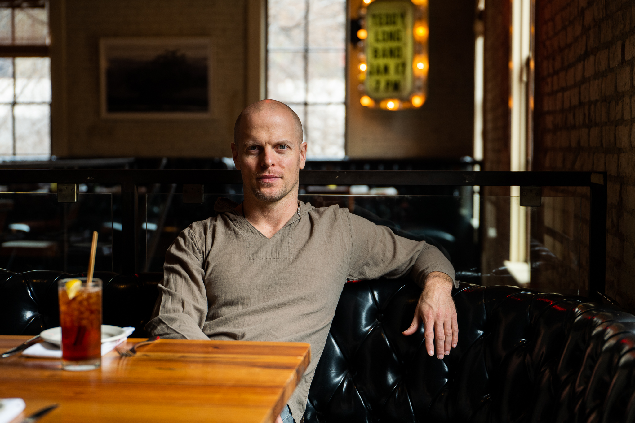 Tim Ferriss examines AI's impact on how-to nonfiction sales trends.