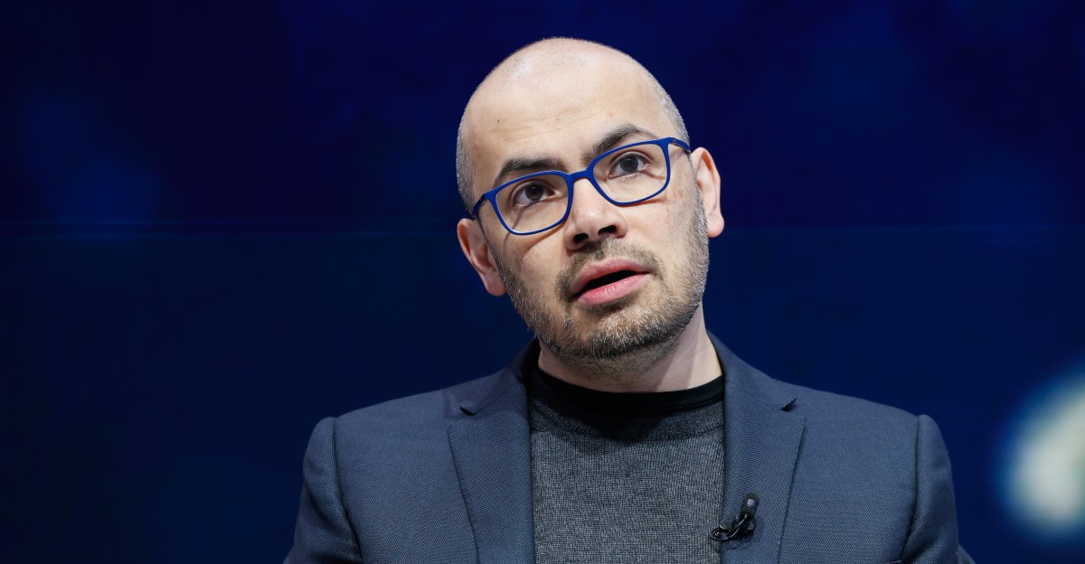 DeepMind CEO Demis Hassabis proposes US-led global AI oversight body, The Verge reports.