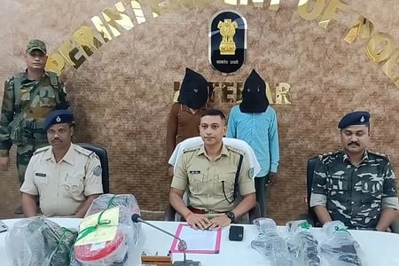 लातेहार में ऑपरेशन ड्रैगन-228, दो नक्सली गिरफ्तार