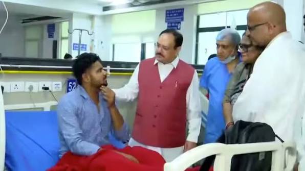 घायलों से मिले JP Nadda, छात्रों पर कार्रवाई के बाद शिक्षा व्यवस्था पर छिड़ी नई बहस
