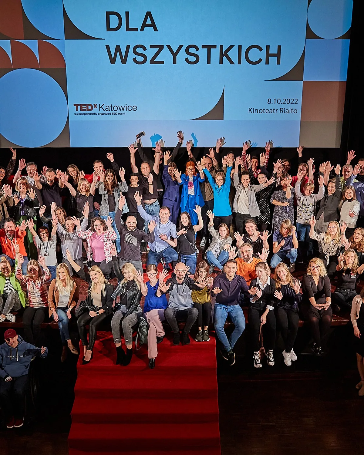 Uczestnicy TEDxKatowice „Dla wszystkich” w Kinoteatrze Rialto, 8.10.2022