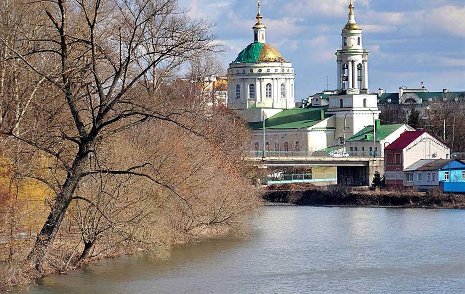 набережная в осеннем Орле