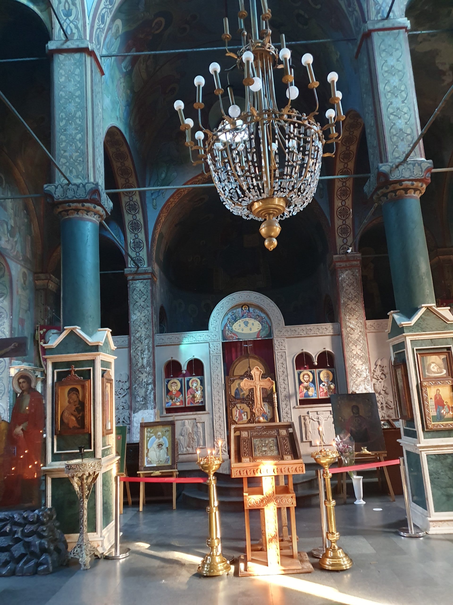 Внутри церкви