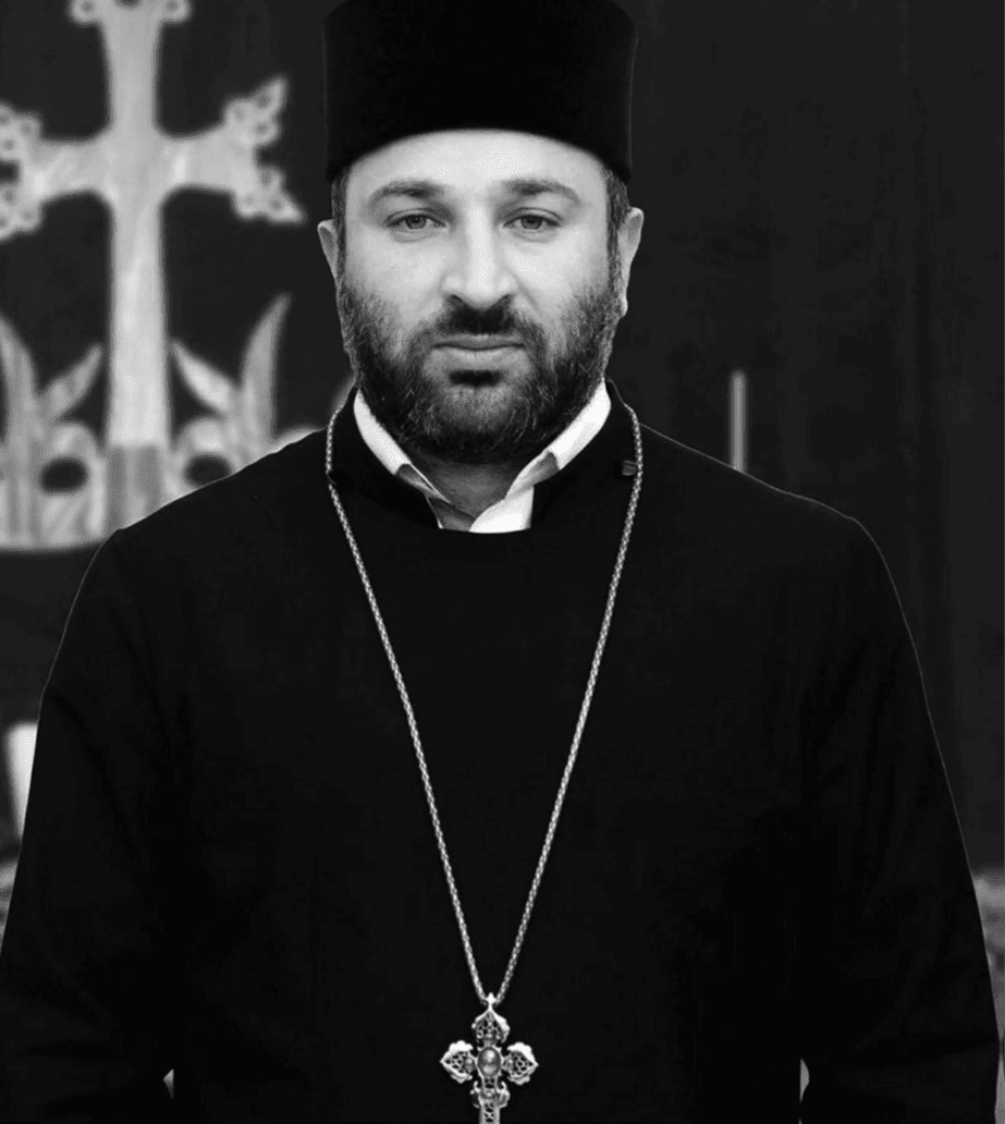 Отец Арарат Гумбалян