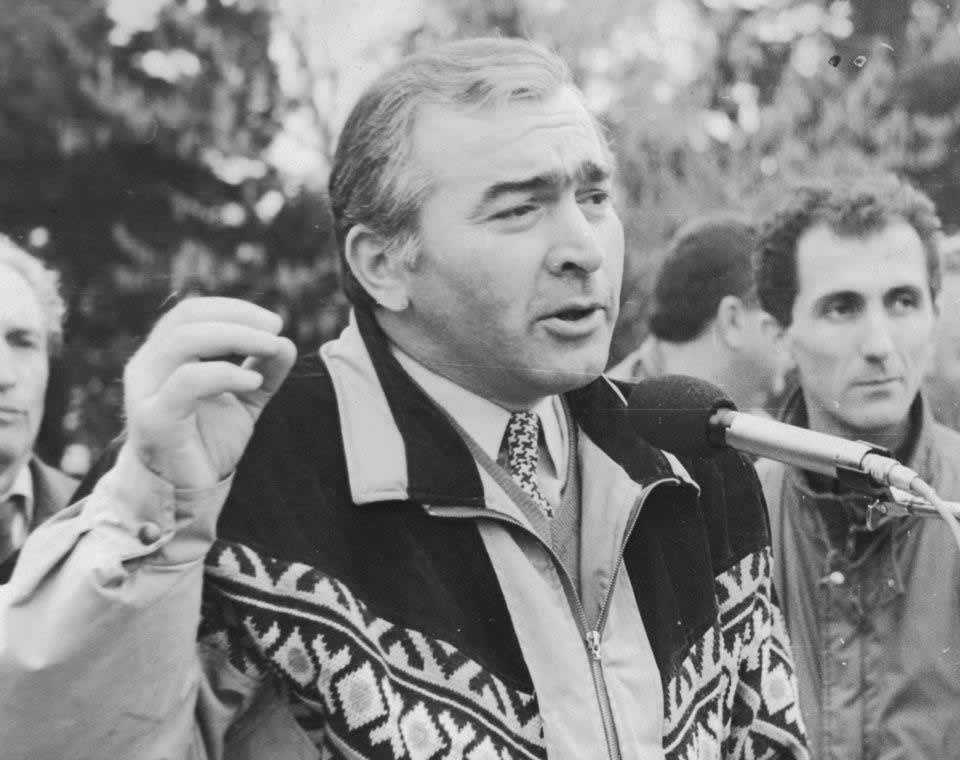 Нугзар Джапаридзе у микрофона