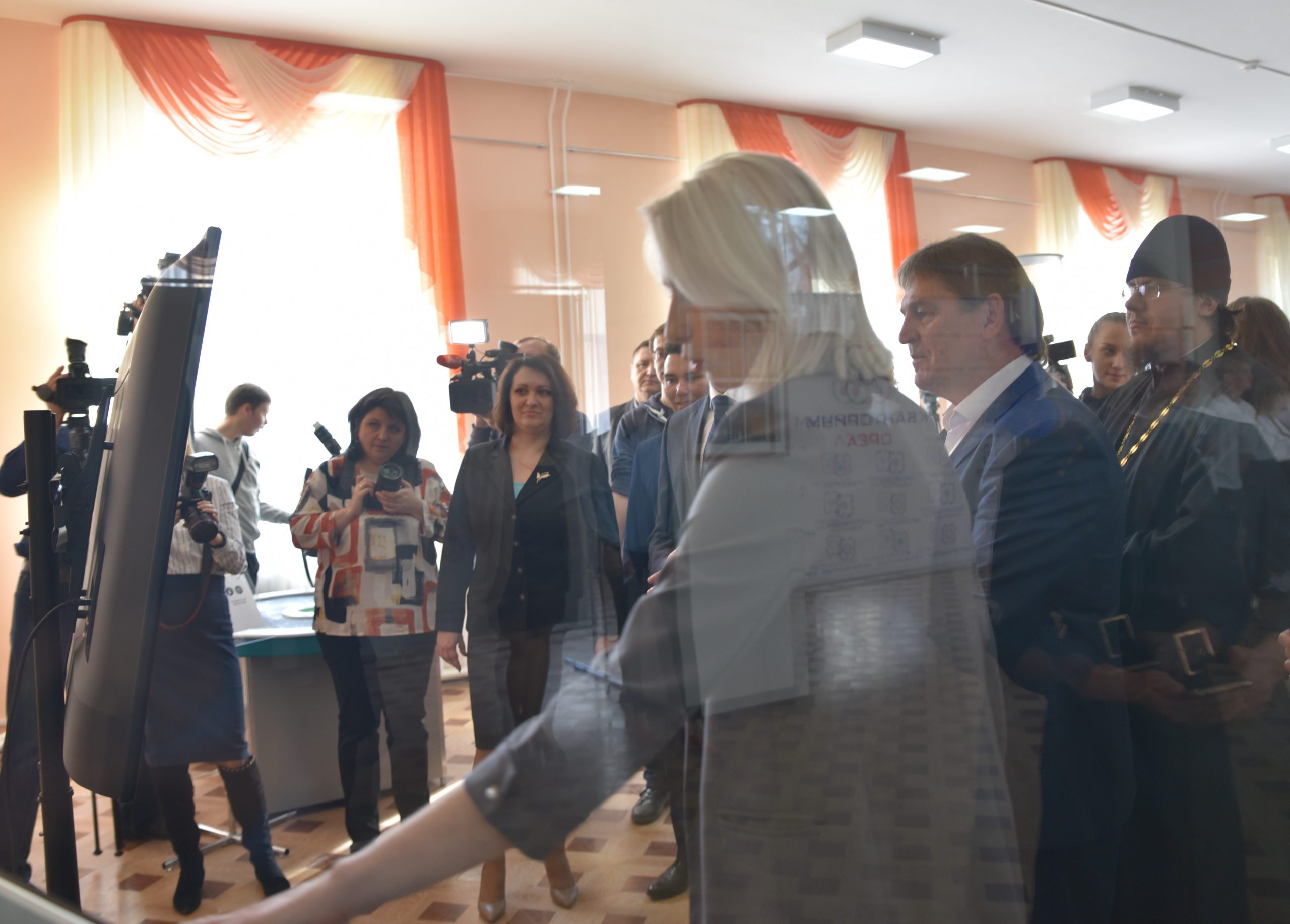 чиновники, церковь, пресса и другие заинтересованные