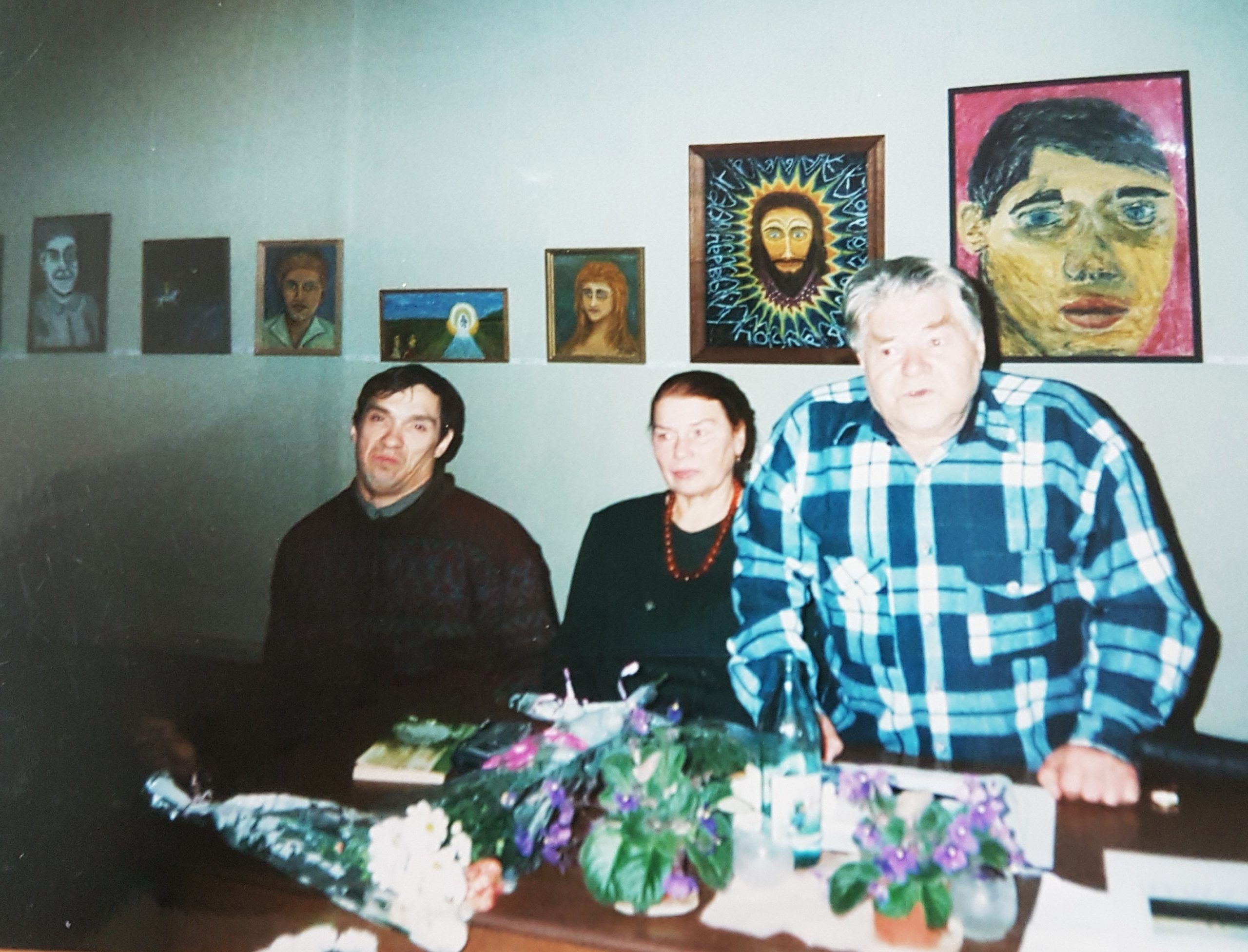 Фёдор Дёмин и другие на открытии выставки