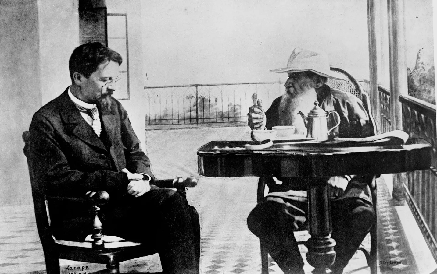 чёрно белое фото Чехова и Толстого. 1900 год
