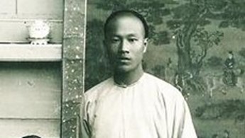 чёрно белый снимок с мастером Лао Джон Джау