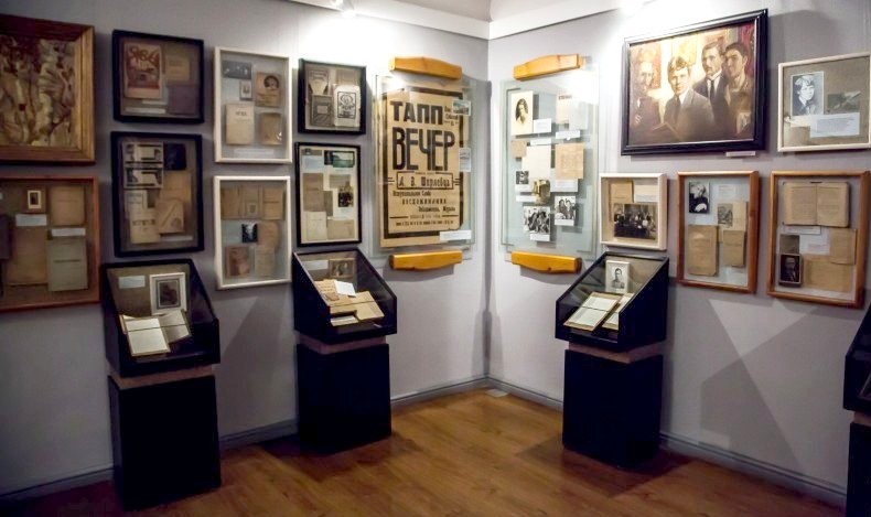 экспонаты в музее С. Есенина в Ташкенте