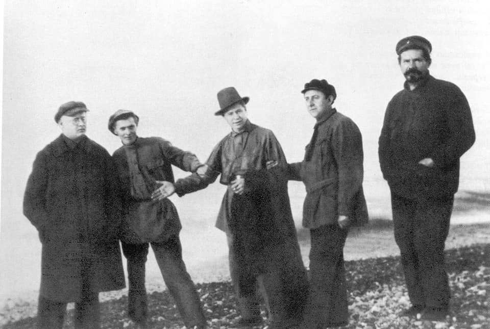 Есенин и друзья у моря