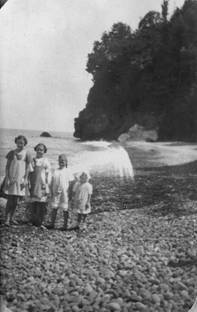 4 сестры на берегу чёрного море