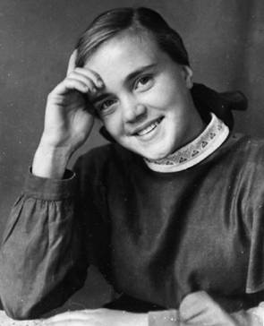 Майя улыбается. 1950 год