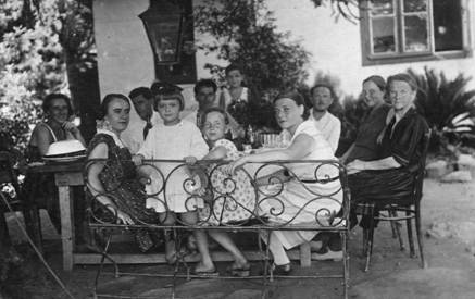 гости на застолье