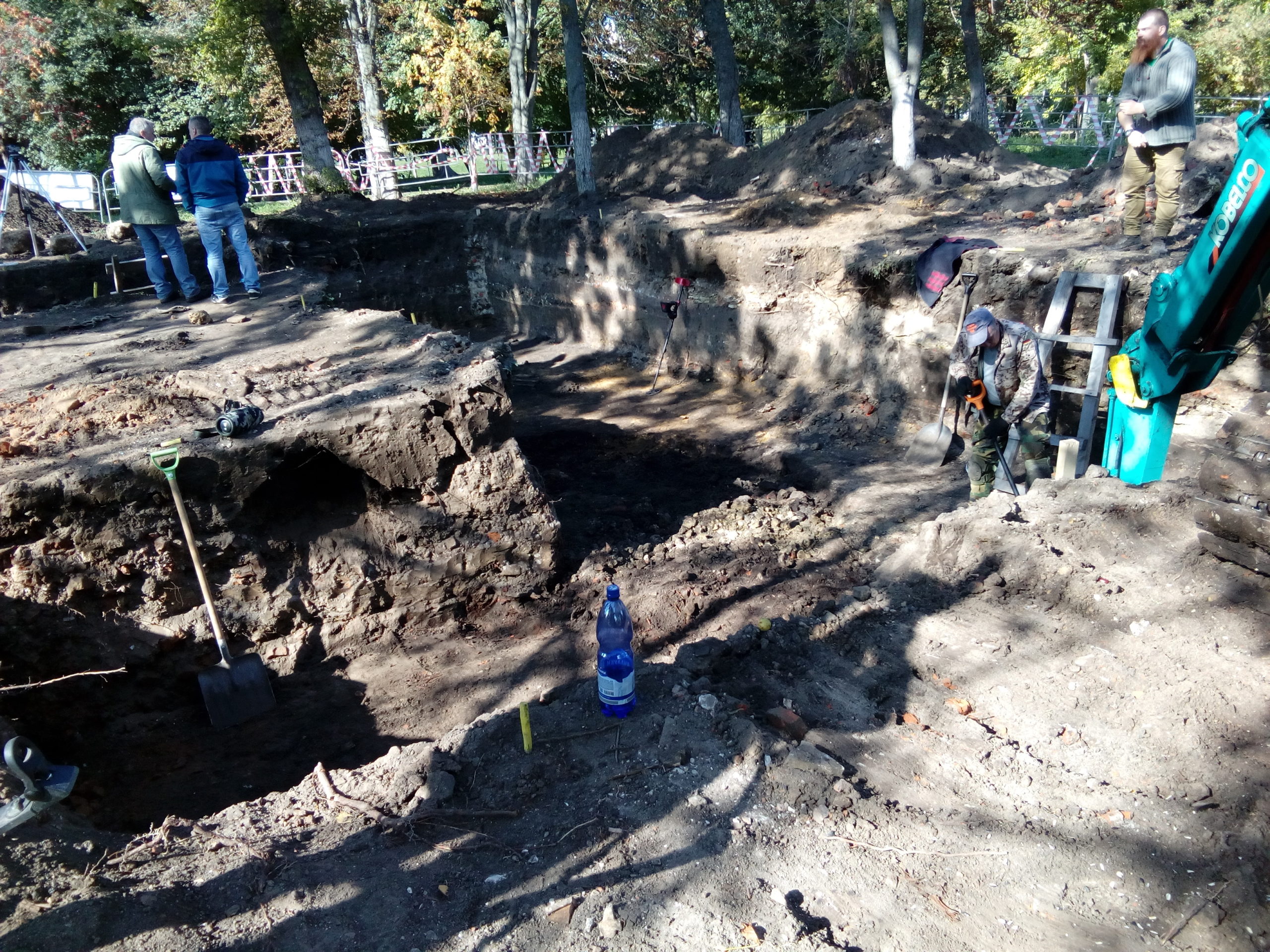 раскопоки в центре Орла