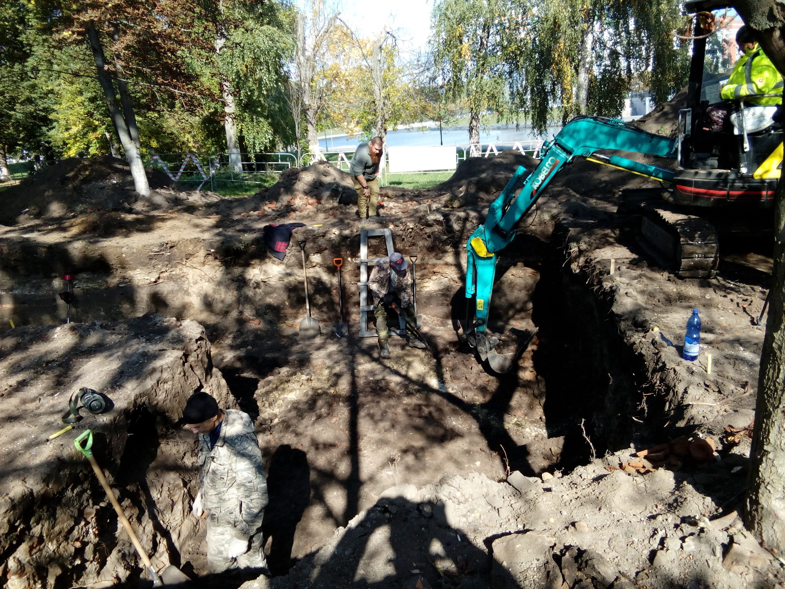 археологи ведут раскопки в Орле