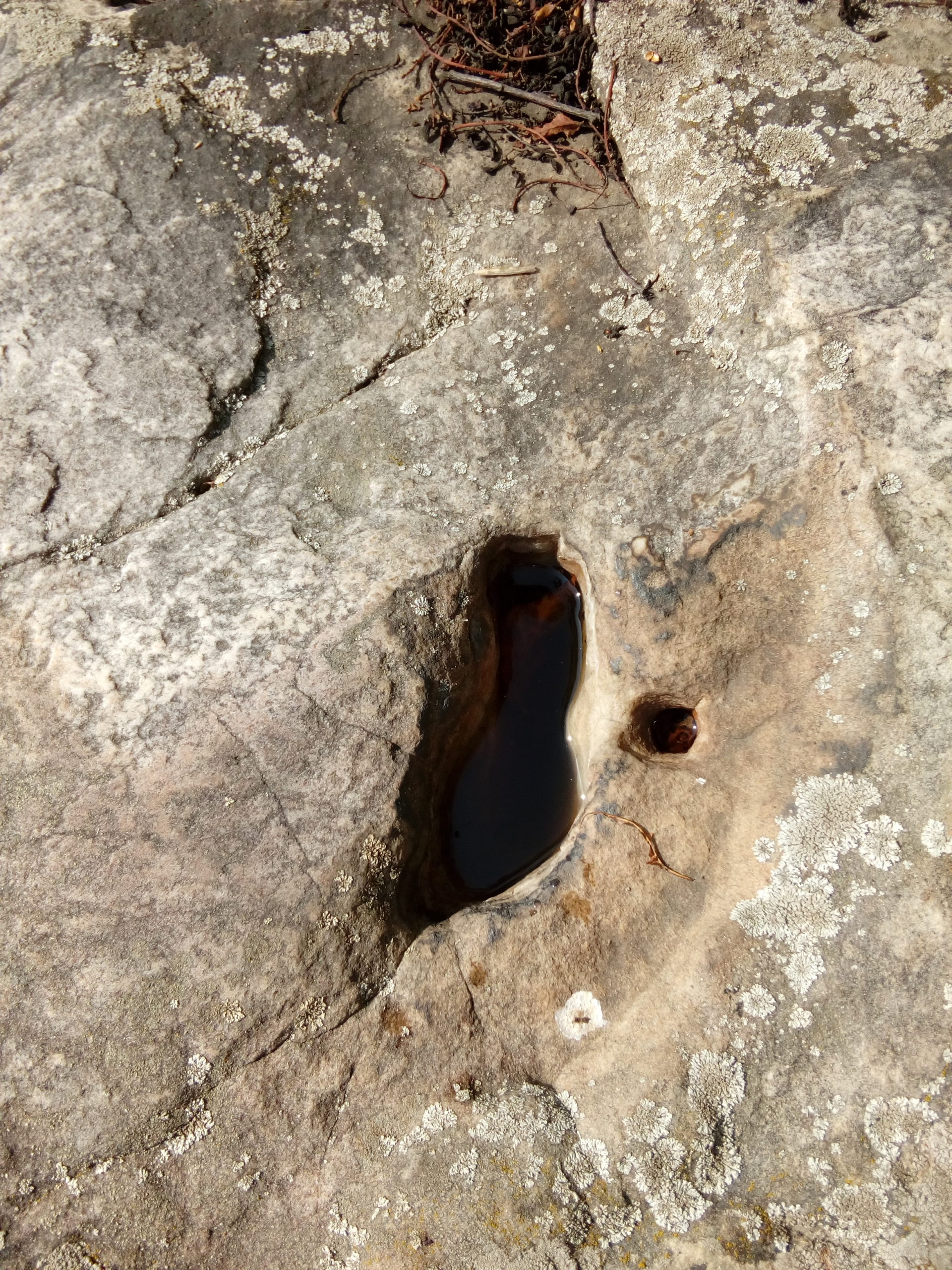 след стопы на Синем камне