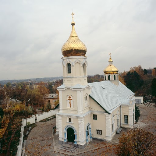 вид на православный храм сверху