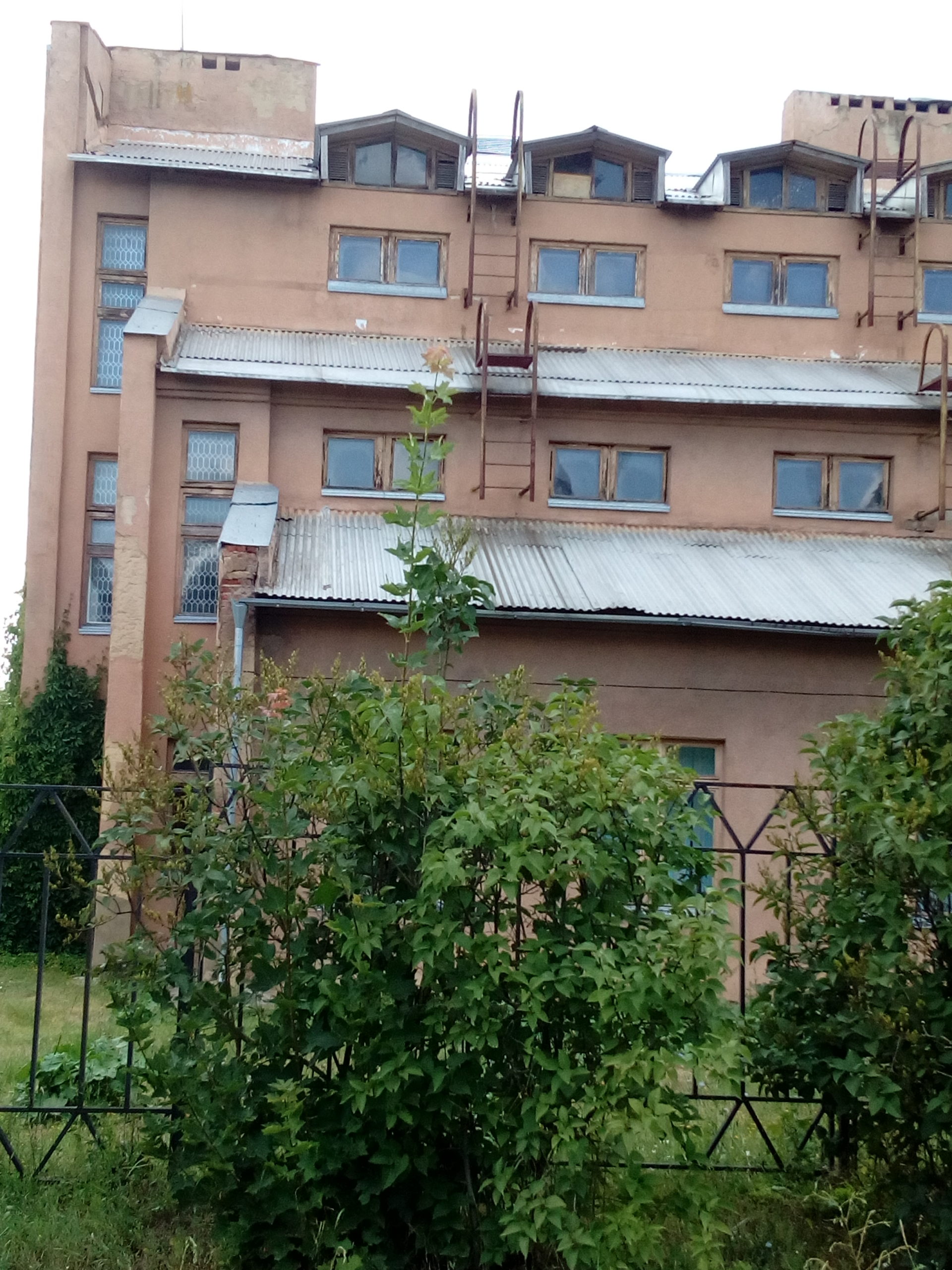 вид на Чернский музей