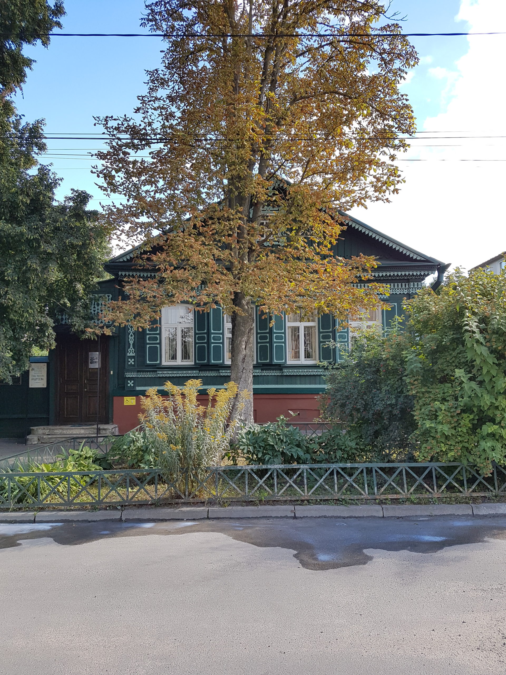 исторический деревянный дом Андреева в Орле