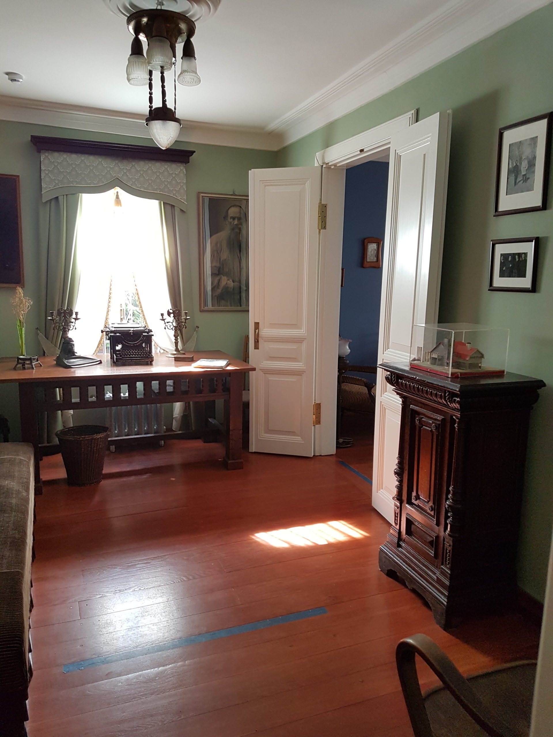 рабочая комната в доме Андреева